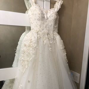 Wedding gown
